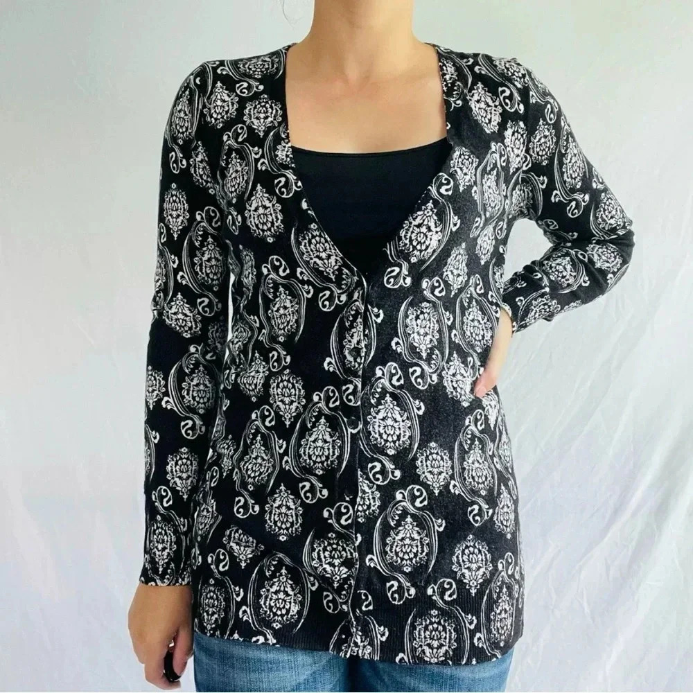 Soma Cardigan Sweater Damask Print Button Front Long Sleeve Lightweight